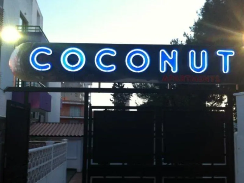 מגאלוף Coconut Studios 0*,  ספרד